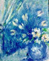 Jarrón De Flores Sobre Fondo Azul